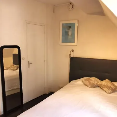 Elegant - Near Le Marais Apartment